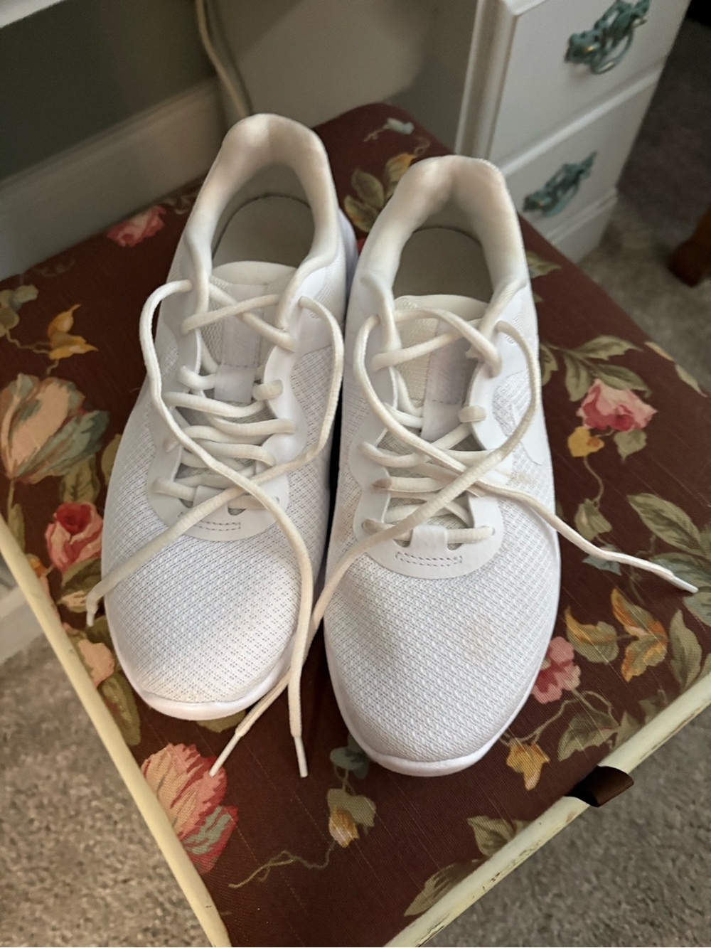 Nike Running Shoes - Fits size 8-8.5 White worn once